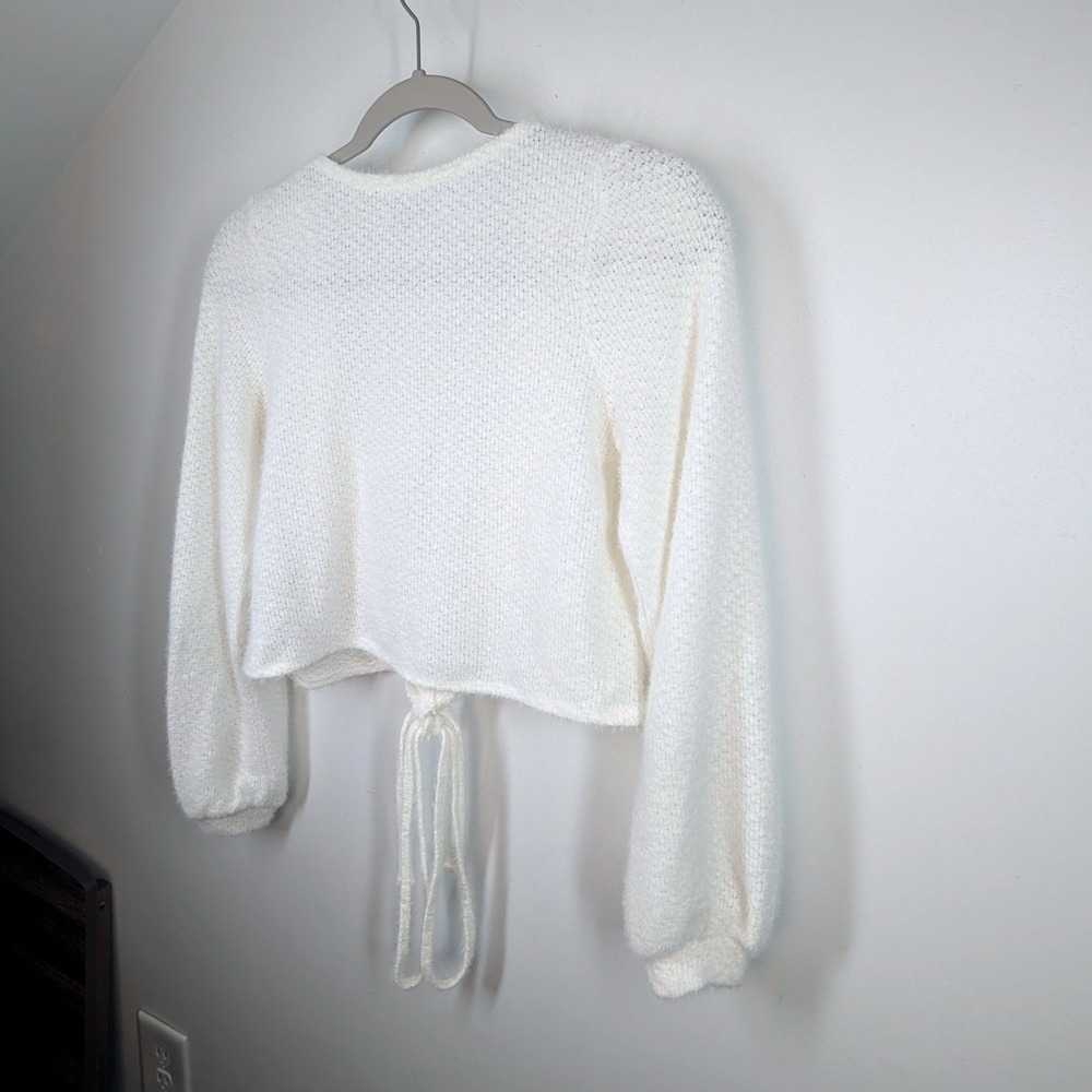 Hollister White Fuzzy Cropped Tie Front Cardigan Balloon Sleeve Sweater Womens M - Picture 7 of 7
